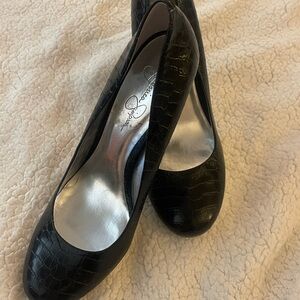 Jessica Simpson Black Crock Print Round Toe Heels - Size 9.5